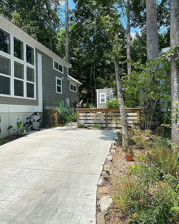 1st image of 132 Creekwalk Dr