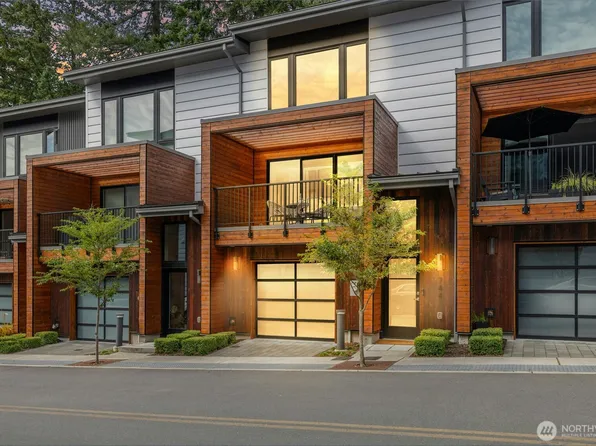 744 Hanami Lane NE, Bainbridge Island, WA 98110