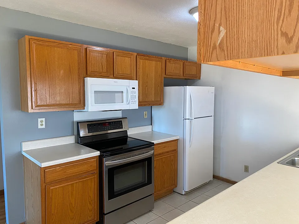 Wilshire Kitchen C_10142024
