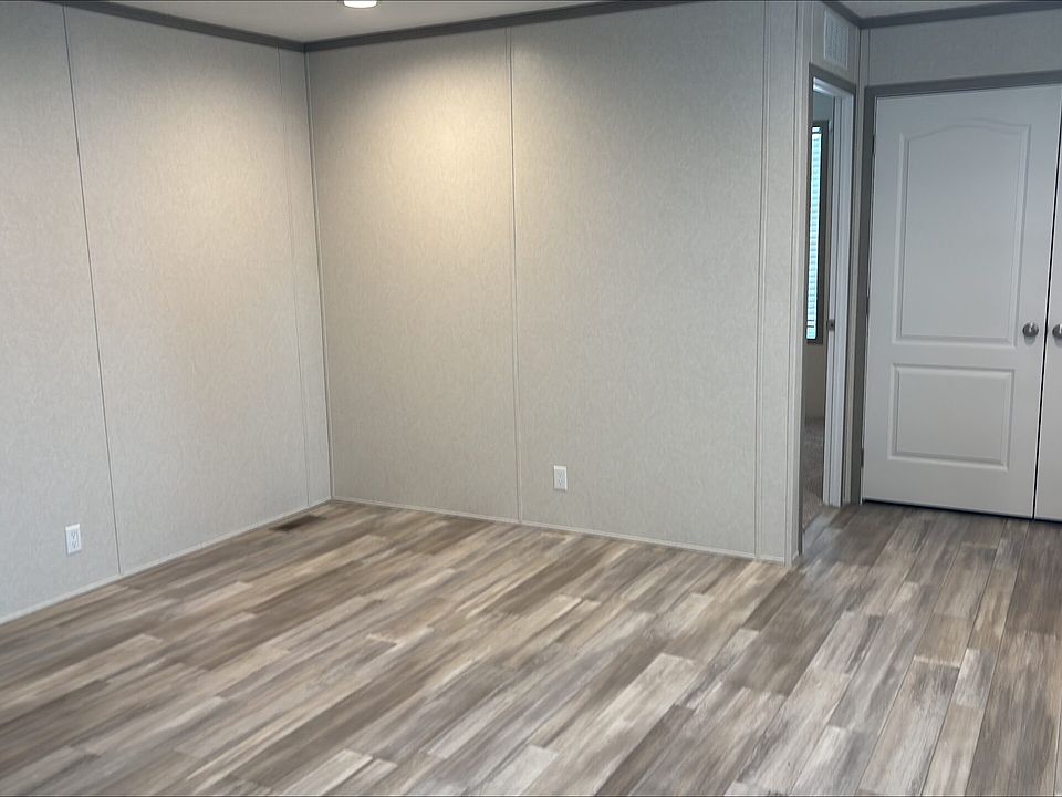 2nd image of 11800 Brookpark Rd #107