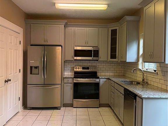 5th image of 92 Timber Ridge Dr