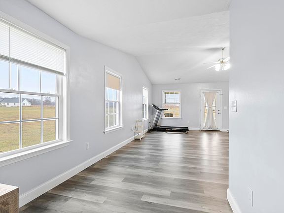 4th image of 665 Holly Springs Rd