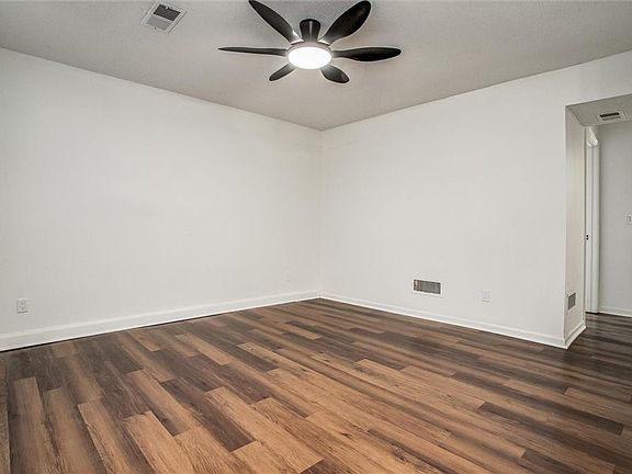 3rd image of 13908 Dundee Cir