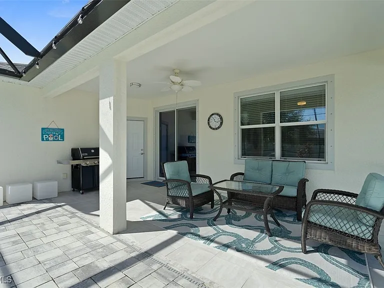 825 SE 5th Pl — Photo 16