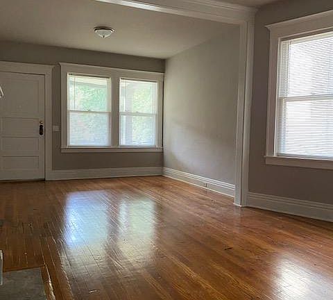 2nd image of 400 Lafayette Ave #1