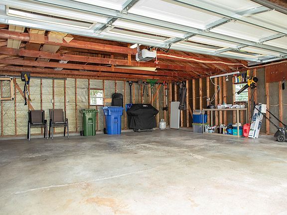 4th image of 1831 4th Ave NW