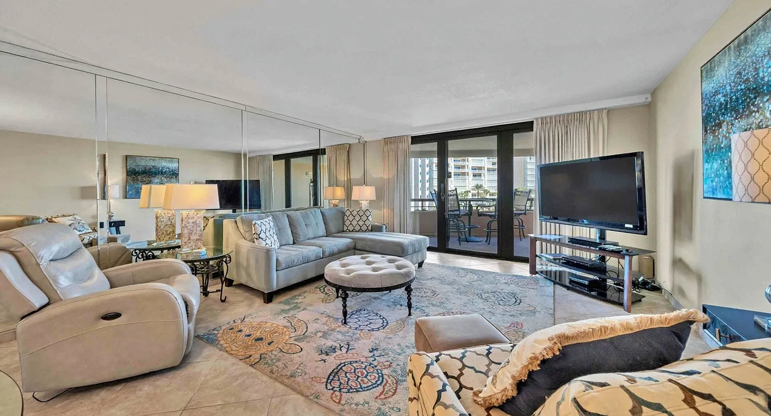 1 bed, 1.0 bath, 13088 sqft, $4,245 — Photo 2