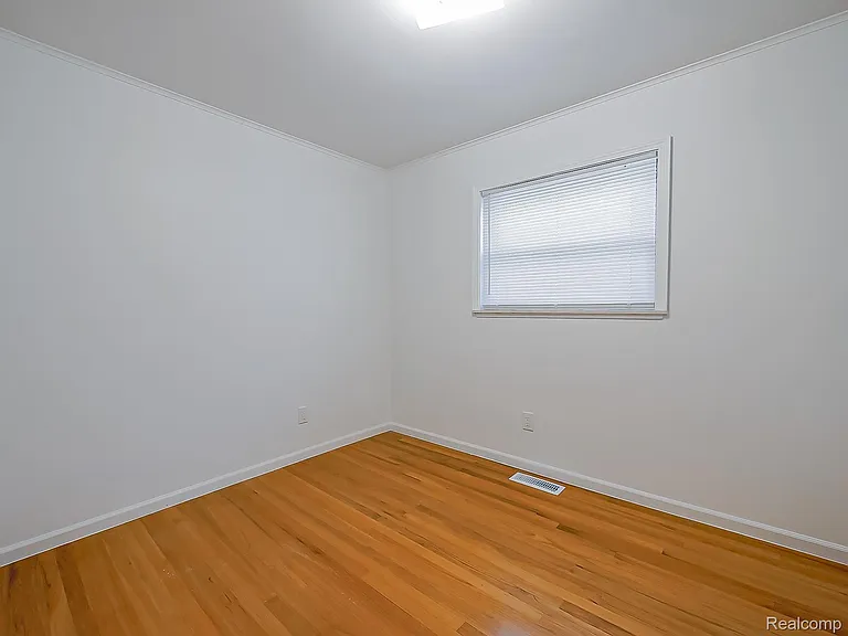 7580 Thornwood St — Photo 49