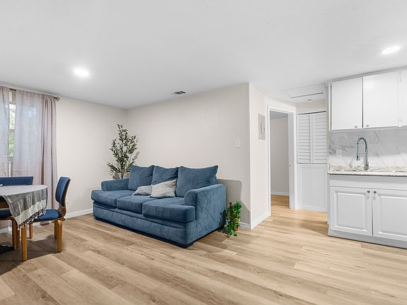5th image of 10020 N Jasmine Ave APT A