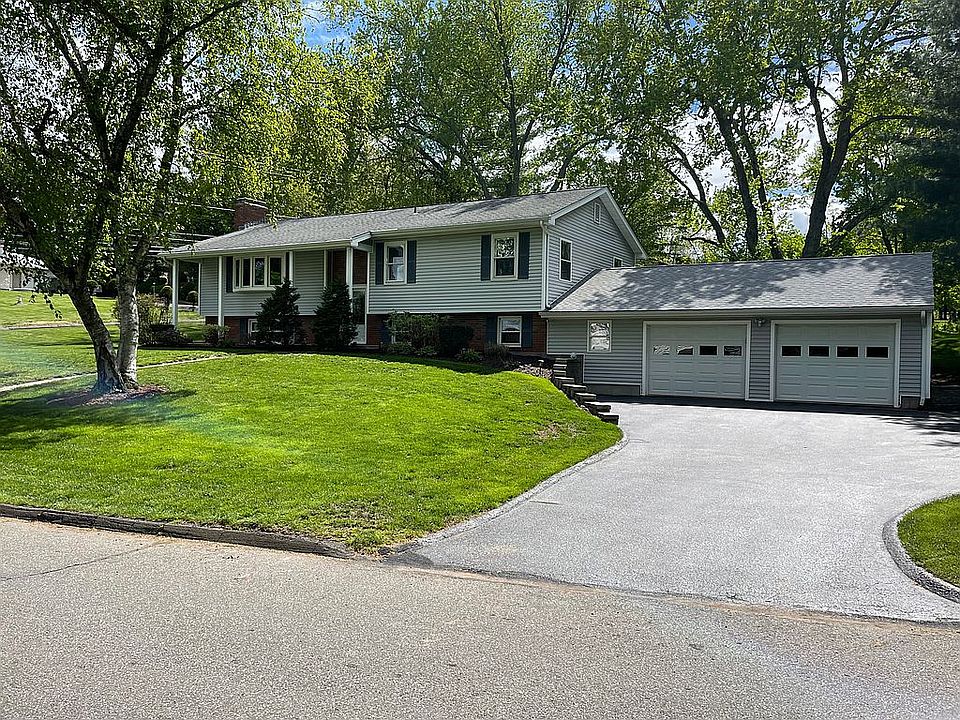 2nd image of 10 Spring Glen Dr
