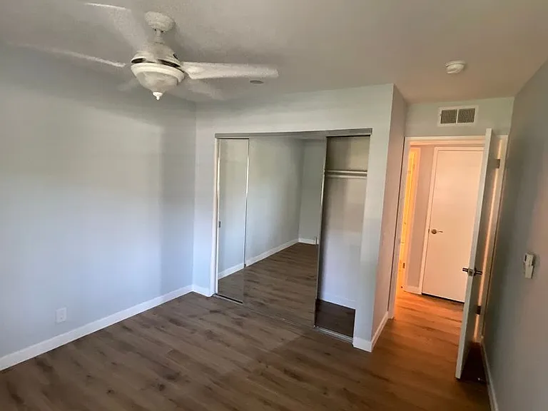1702 Capri Cir — Photo 20