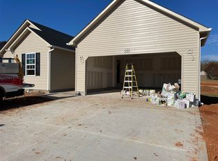 533 Labrador Dr, Bowling Green, KY 42101