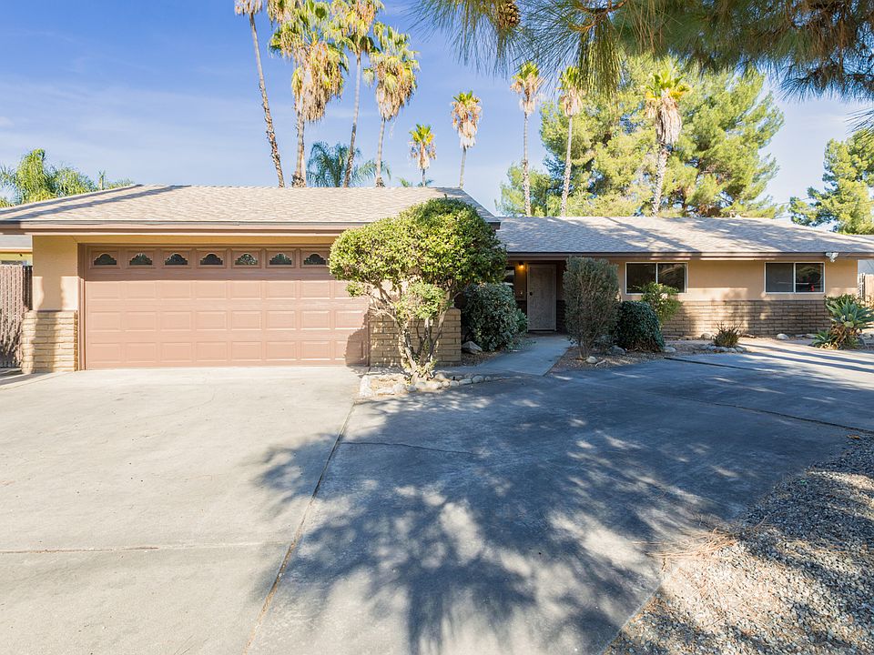 1st image of 42426 Acacia Ave