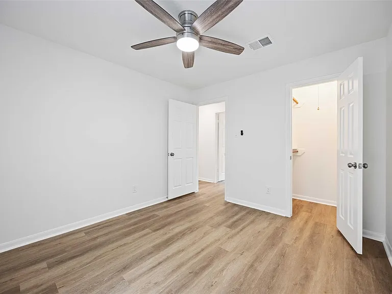 14143 Hillvale Dr — Photo 28
