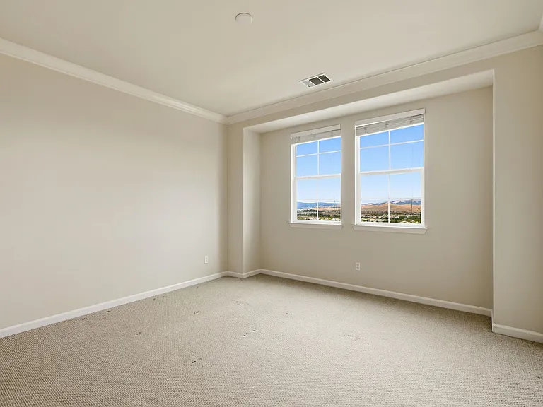 5206 Fioli Loop — Photo 32