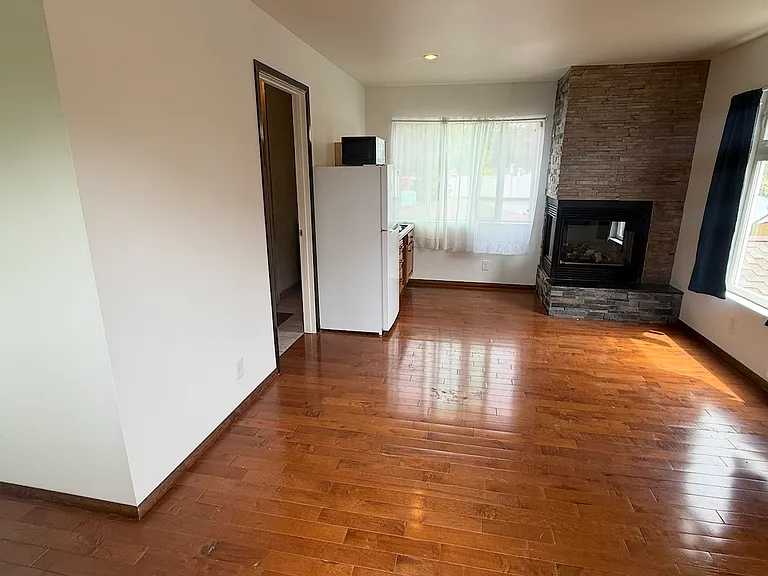 946 S Leyden St #C — Photo 2