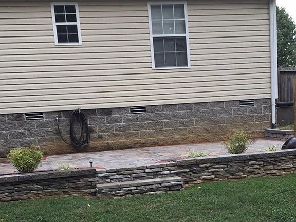 3rd image of 520 Caney Ct