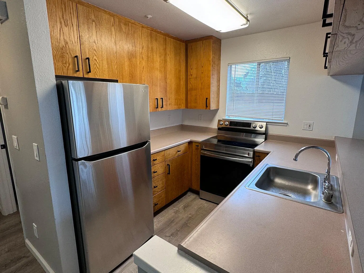 2 bed, 1.5 bath, 1115 sqft, $2,300 — Photo 4
