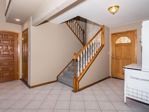 4th image of 228 S Endress Ln