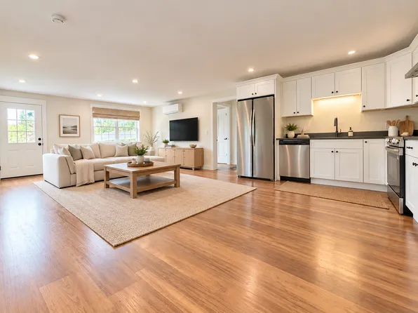 67 Old Amherst Rd, Sunderland, MA