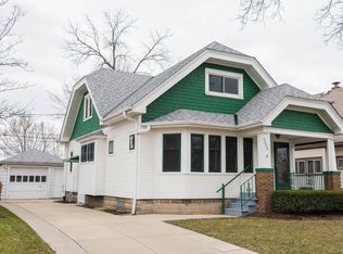 5609 W Notre Dame Ct, Milwaukee, WI 53208