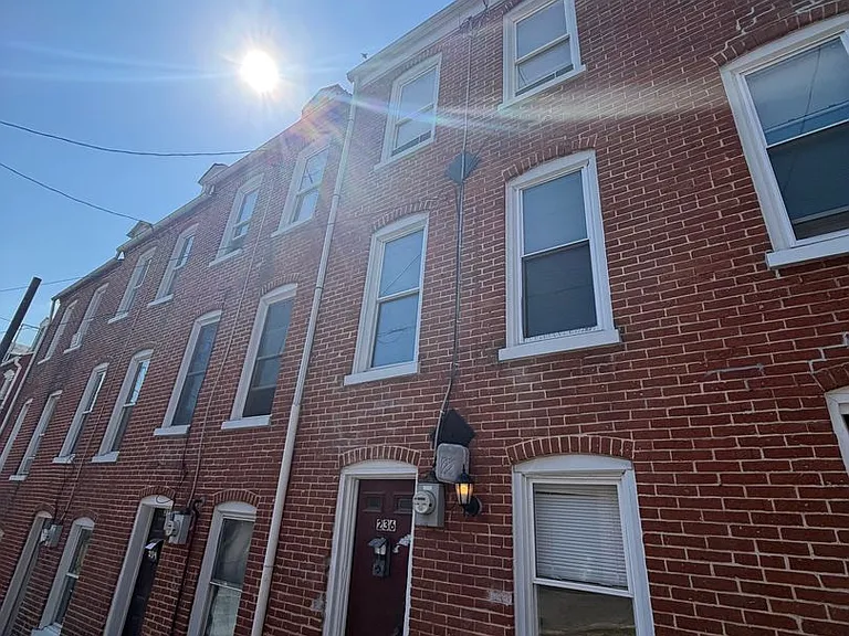 236 W Mifflin St — Photo 1
