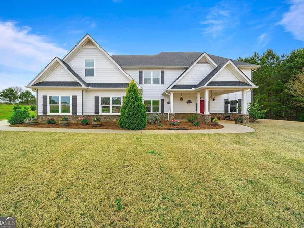 118 Hunters Overlook Dr, Senoia, GA 30276