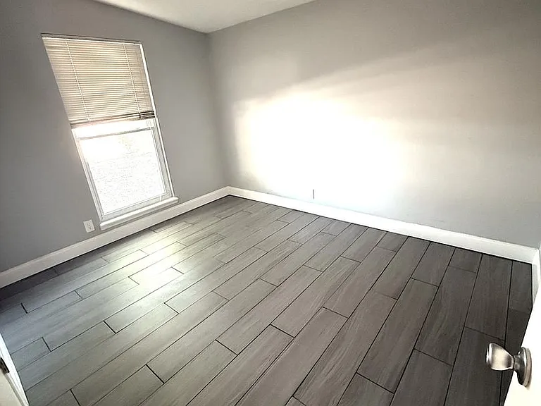 6028 Downey St NE — Photo 17