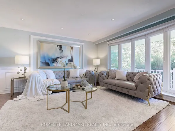 25 Greenyards Dr, Toronto, ON M2M 2R7