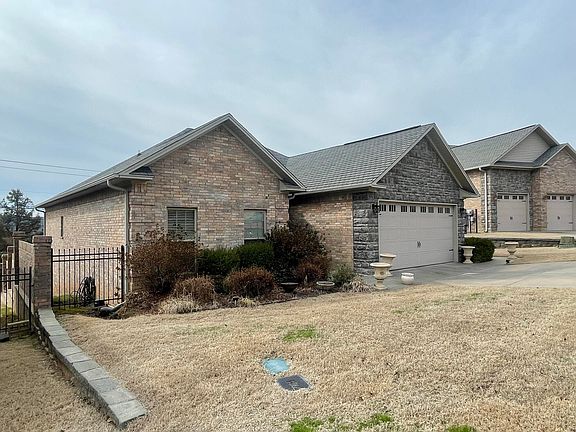 3rd image of 81 Village Ct