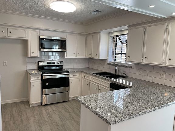 2nd image of 214 S Diamondhead Blvd