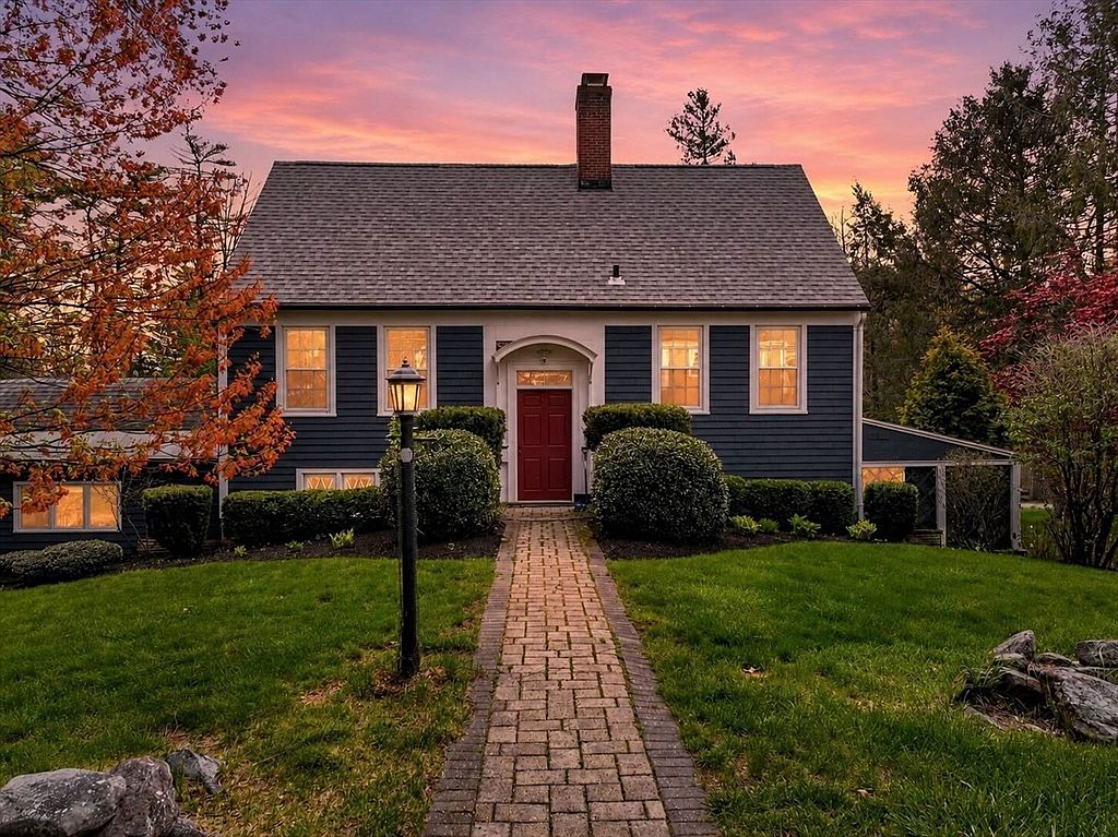 8 Hillside Rd, Southbridge, MA 01550 | Zillow