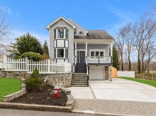 84 Locust Dr, Kings Park, NY 11754