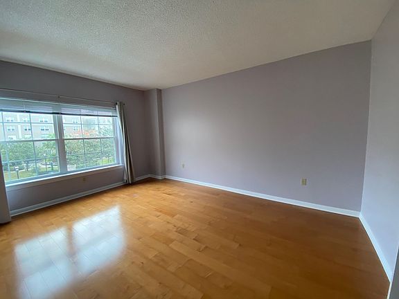 3rd image of 1750 Saint Charles Ave APT 404