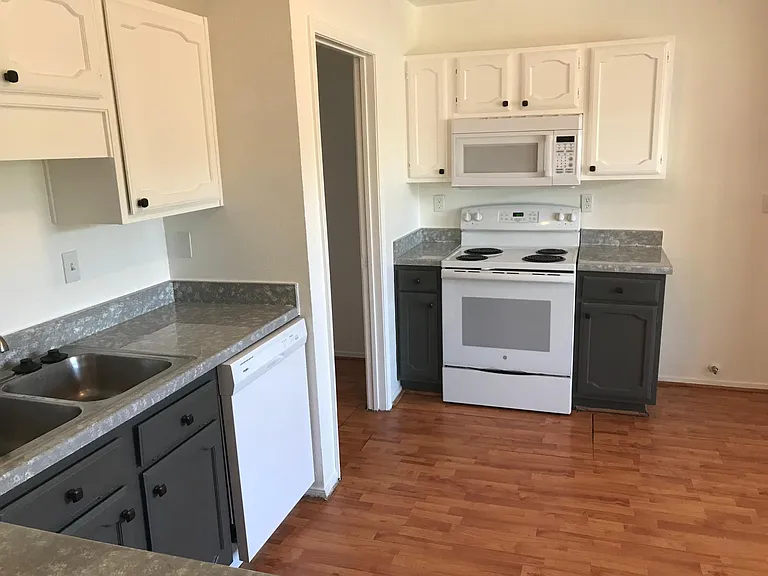 7408 Catamaran Dr — Photo 26