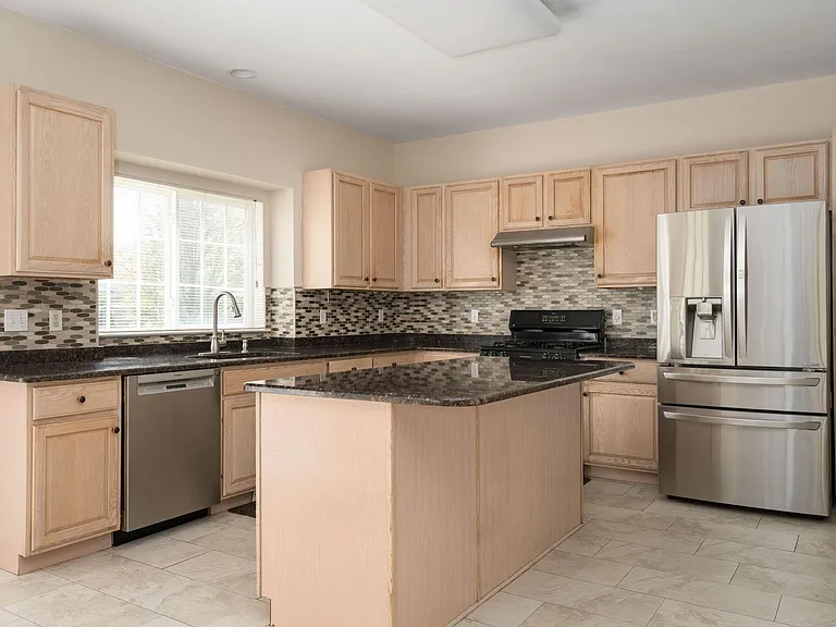 14864 Liri Dr — Photo 7