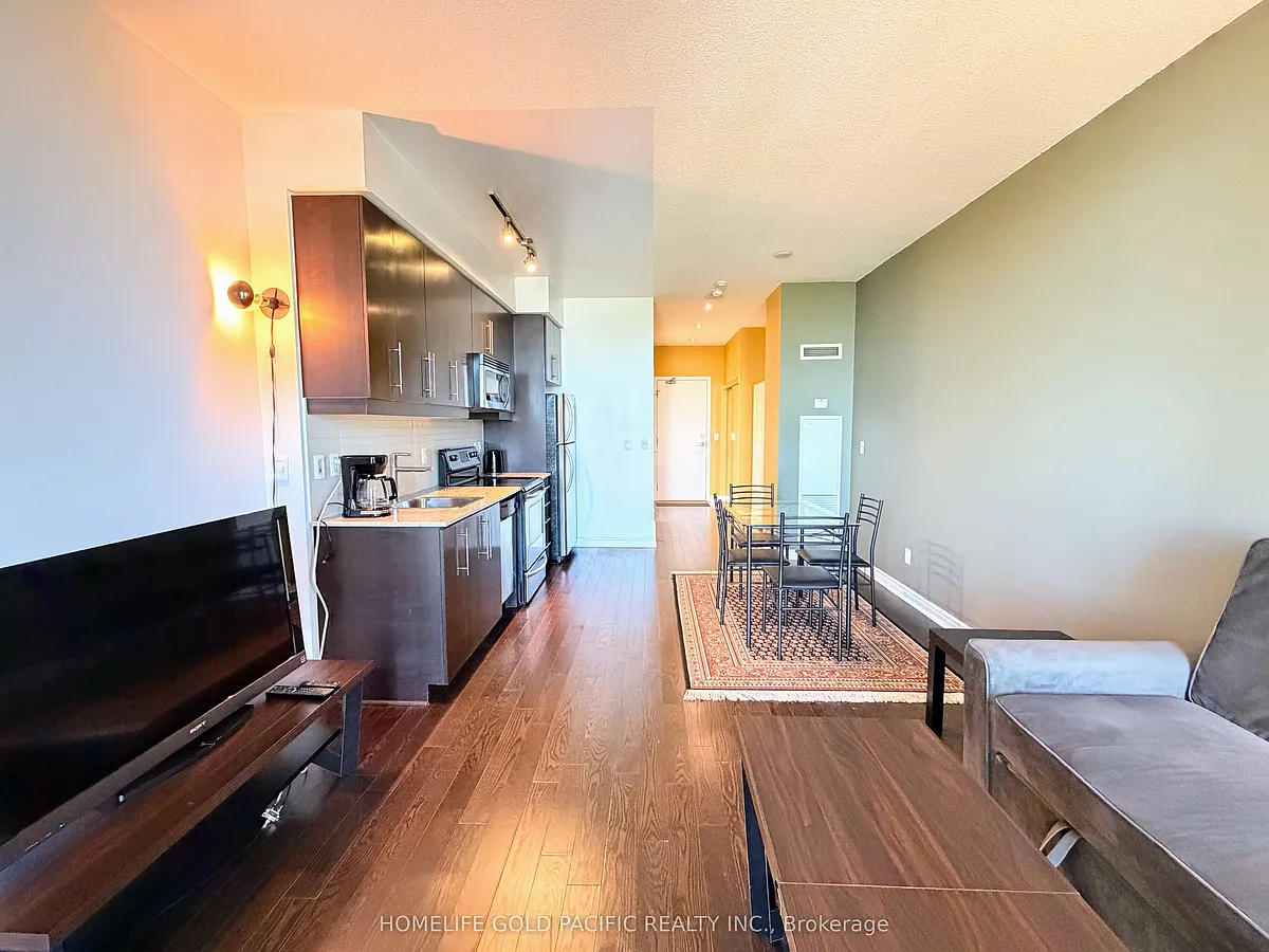Building Photo - 2885 Bayview Ave #715