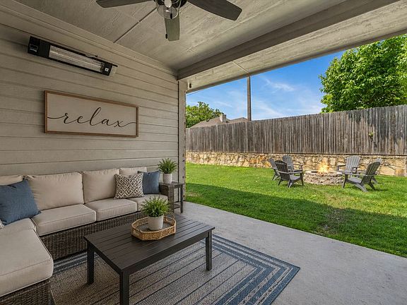 3rd image of 604 W Sheila Cir