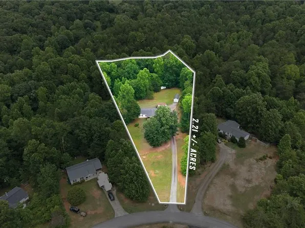 372 Shenandoah Dr, Dahlonega, GA 30533