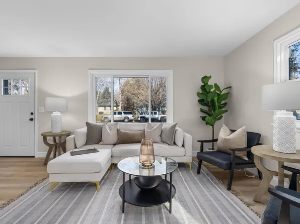 5341 Lakeside Ave N, Crystal, MN 55429