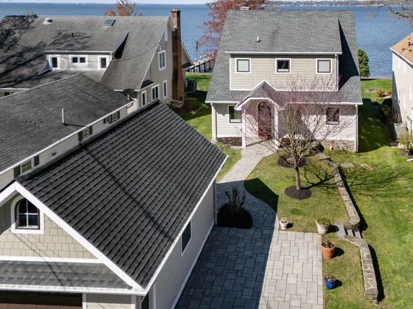 41 Riverside Dr, North East, MD 21901