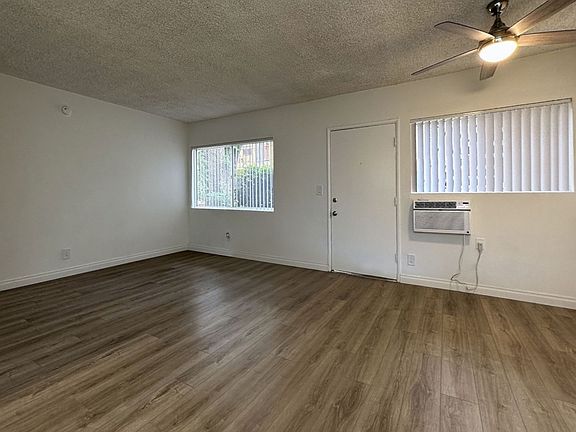 4th image of 8427 Tobias Ave Unit 10