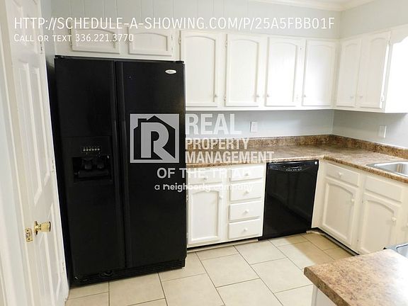 4th image of 3212B Regents Park Ln