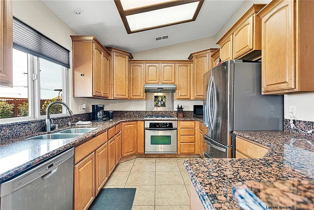 4 bed, 2100 sqft, $2,610 — Photo 2