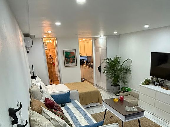 4th image of 1479 Ashford Avenue Condado Del Mar #C7
