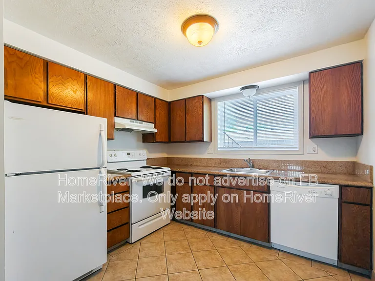 3221 S Regal St #1 — Photo 2