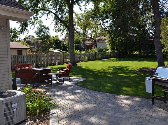 4th image of 822 Community Dr