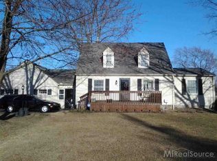 9298 Hix Rd, Livonia, MI 48150