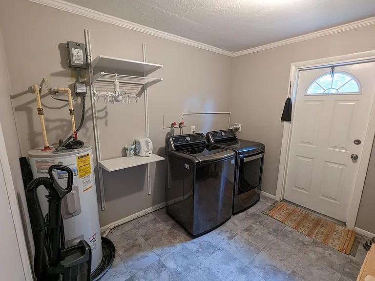 717 Alton Ave — Photo 14