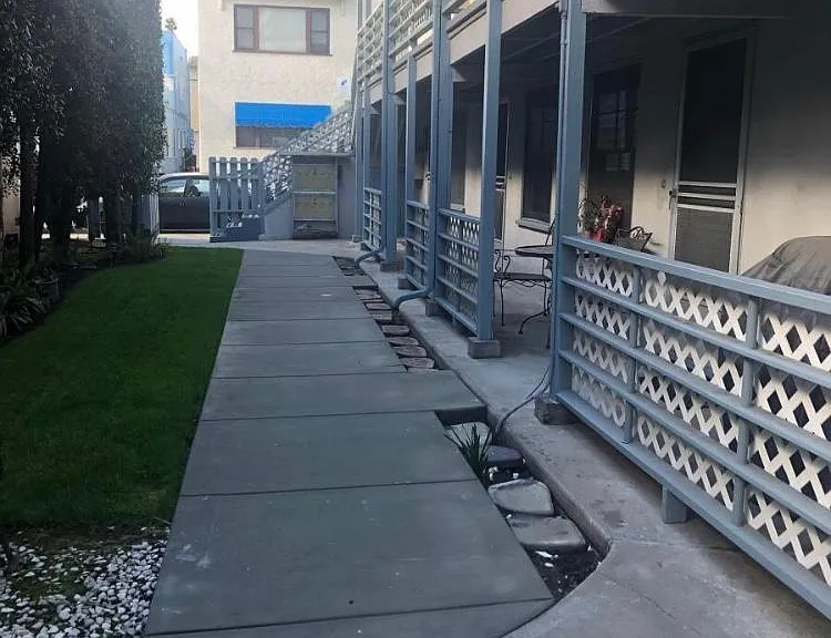 66 Roswell Ave #9 — Photo 8